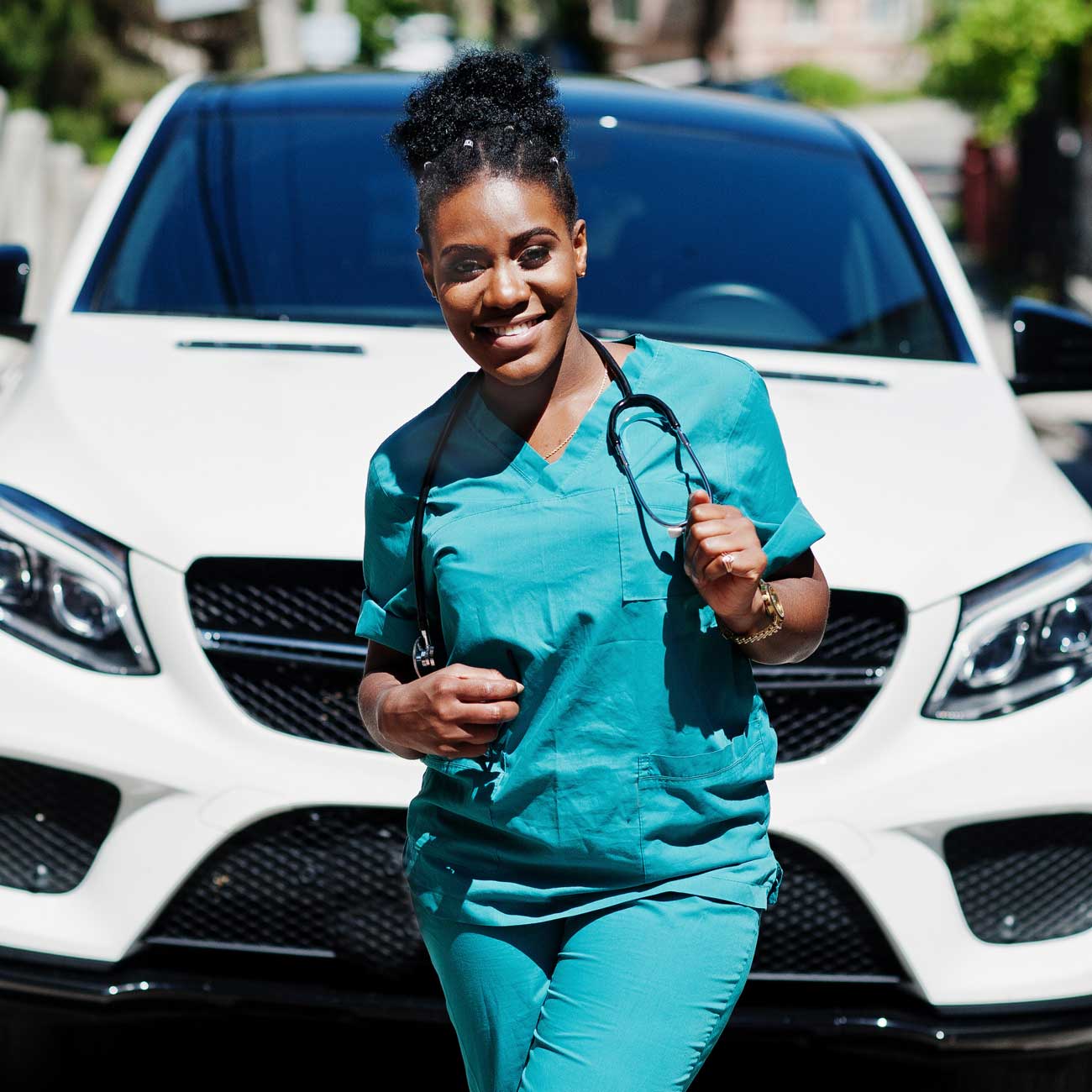 Caregiver arriving to provide home care in Maryland